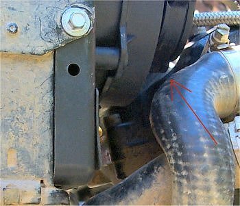 Bild 5. Richtige Einbaulage, "Luft" zwischen Lüftermotor und Kühlwasserschlauch